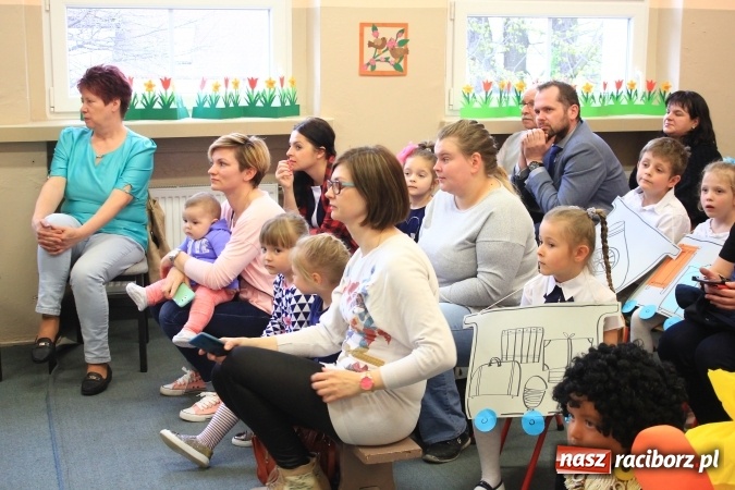 Zdjęcie w galerii na portalu naszraciborz.pl: Co w trawie piszczy? Tuwim! wiadomości z regionu