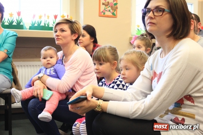 Zdjęcie w galerii na portalu naszraciborz.pl: Co w trawie piszczy? Tuwim! wiadomości z regionu