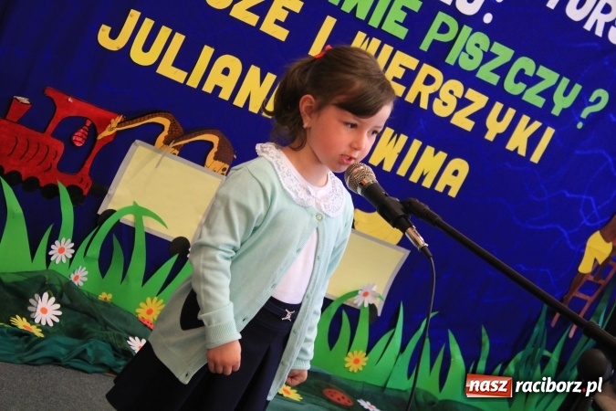 Zdjęcie w galerii na portalu naszraciborz.pl: Co w trawie piszczy? Tuwim! wiadomości z regionu