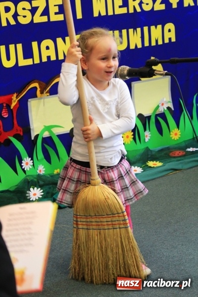 Zdjęcie w galerii na portalu naszraciborz.pl: Co w trawie piszczy? Tuwim! wiadomości z regionu