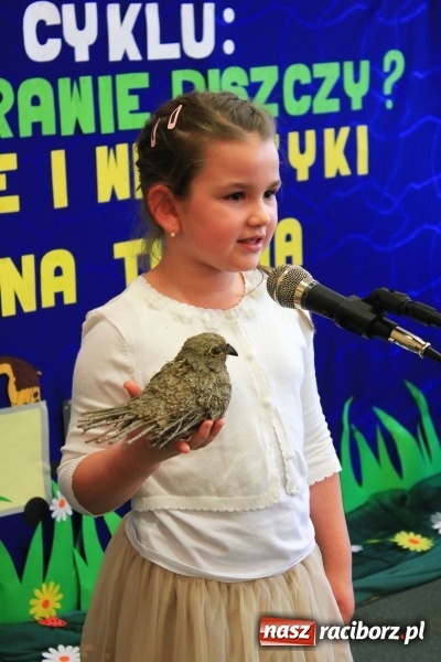 Zdjęcie w galerii na portalu naszraciborz.pl: Co w trawie piszczy? Tuwim! wiadomości z regionu