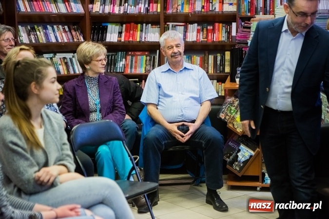 Zdjęcie w galerii na portalu naszraciborz.pl: Spotkanie autorskie z Tadeuszem Woźniakiem wiadomości z regionu