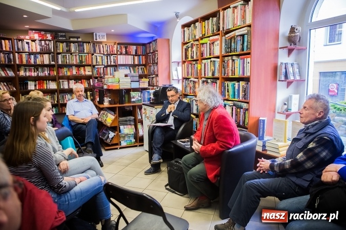 Zdjęcie w galerii na portalu naszraciborz.pl: Spotkanie autorskie z Tadeuszem Woźniakiem wiadomości z regionu