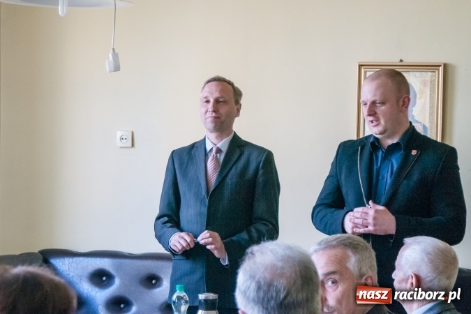 Zdjęcie w galerii na portalu naszraciborz.pl: Spotkanie z historykiem i dziennikarzem Wojciechem Kempą wiadomości z regionu