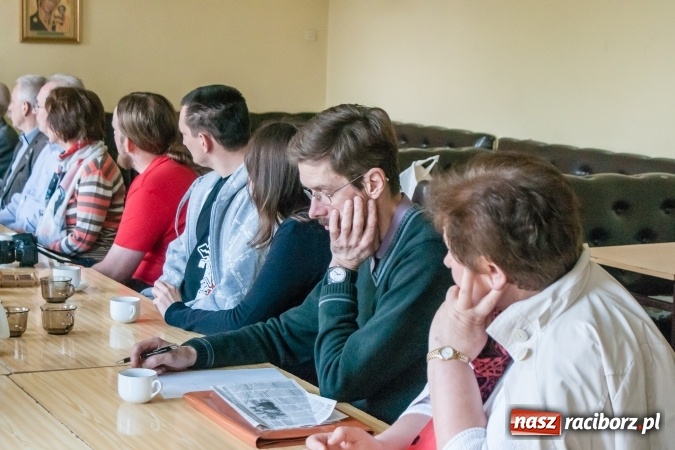 Zdjęcie w galerii na portalu naszraciborz.pl: Spotkanie z historykiem i dziennikarzem Wojciechem Kempą wiadomości z regionu