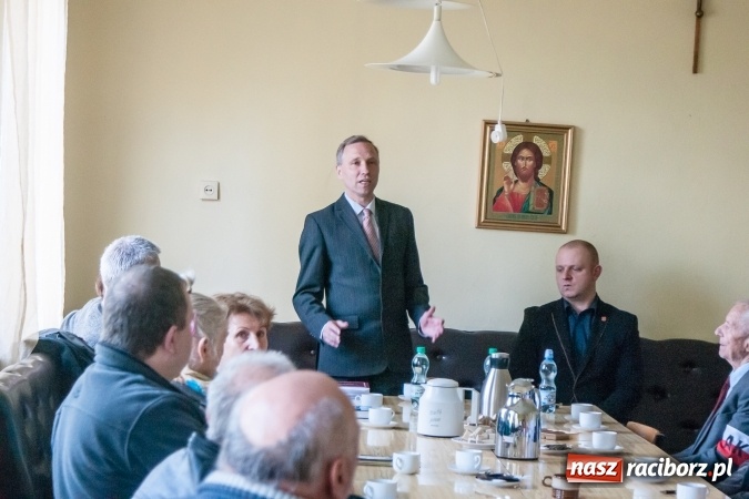 Zdjęcie w galerii na portalu naszraciborz.pl: Spotkanie z historykiem i dziennikarzem Wojciechem Kempą wiadomości z regionu