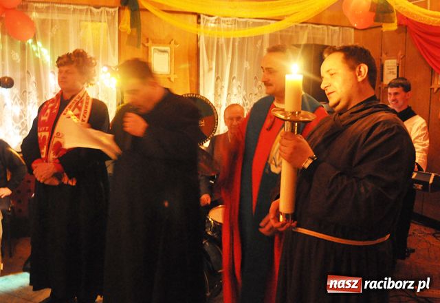 Zdjęcie w galerii na portalu naszraciborz.pl: Bracia bosi z bimbrowego lasu wiadomości z regionu