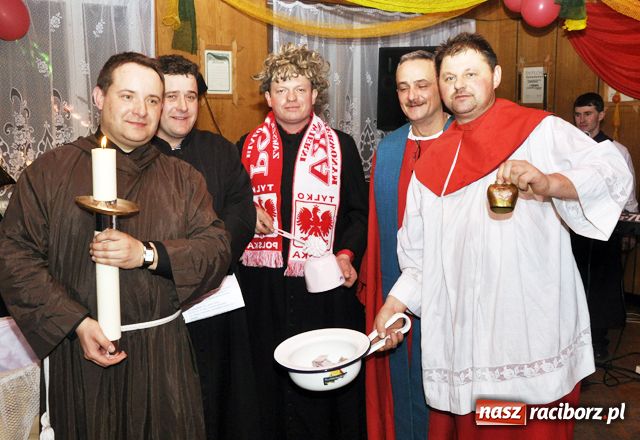 Zdjęcie w galerii na portalu naszraciborz.pl: Bracia bosi z bimbrowego lasu wiadomości z regionu