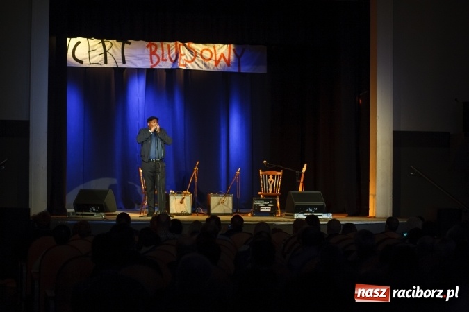 Zdjęcie w galerii na portalu naszraciborz.pl: Blues na poziomie zabrzmiał w Domu Kultury Strzecha  wiadomości z regionu