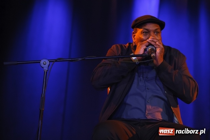 Zdjęcie w galerii na portalu naszraciborz.pl: Blues na poziomie zabrzmiał w Domu Kultury Strzecha  wiadomości z regionu