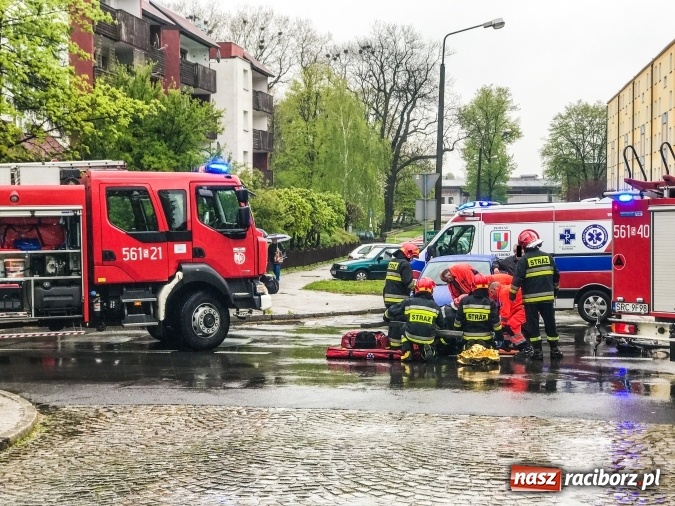Zdjęcie w galerii na portalu naszraciborz.pl: Potrącenie rowerzysty na skrzyżowaniu ulic Drzymały i Głowackiego wiadomości z regionu