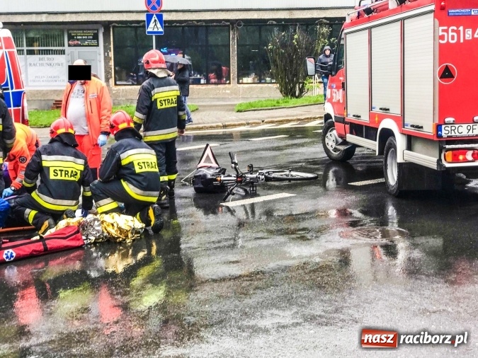 Zdjęcie w galerii na portalu naszraciborz.pl: Potrącenie rowerzysty na skrzyżowaniu ulic Drzymały i Głowackiego wiadomości z regionu