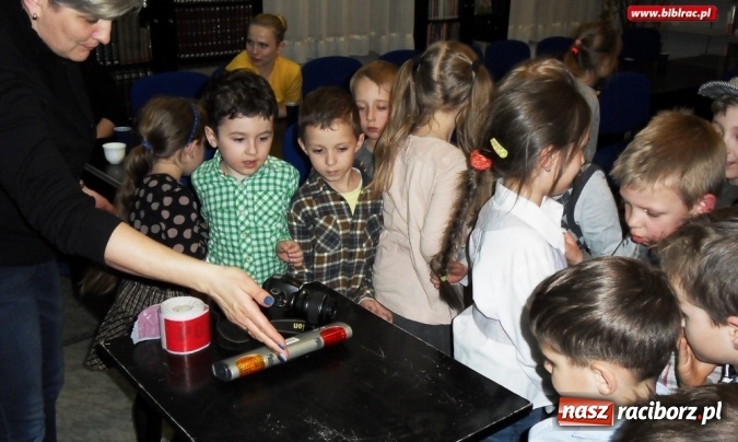 Zdjęcie w galerii na portalu naszraciborz.pl: Spotkanie z Detektywem Pozytywką, czyli nocka dla przedszkolaków w bibliotece w Markowicach wiadomości z regionu