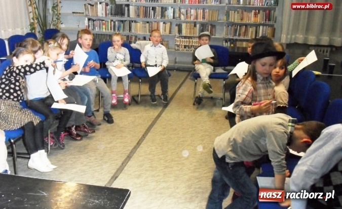 Zdjęcie w galerii na portalu naszraciborz.pl: Spotkanie z Detektywem Pozytywką, czyli nocka dla przedszkolaków w bibliotece w Markowicach wiadomości z regionu