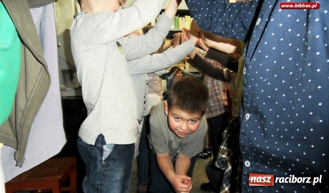 Zdjęcie w galerii na portalu naszraciborz.pl: Spotkanie z Detektywem Pozytywką, czyli nocka dla przedszkolaków w bibliotece w Markowicach wiadomości z regionu