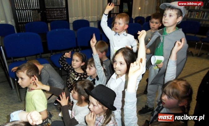 Zdjęcie w galerii na portalu naszraciborz.pl: Spotkanie z Detektywem Pozytywką, czyli nocka dla przedszkolaków w bibliotece w Markowicach wiadomości z regionu