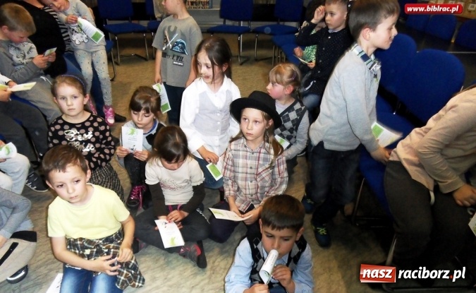 Zdjęcie w galerii na portalu naszraciborz.pl: Spotkanie z Detektywem Pozytywką, czyli nocka dla przedszkolaków w bibliotece w Markowicach wiadomości z regionu