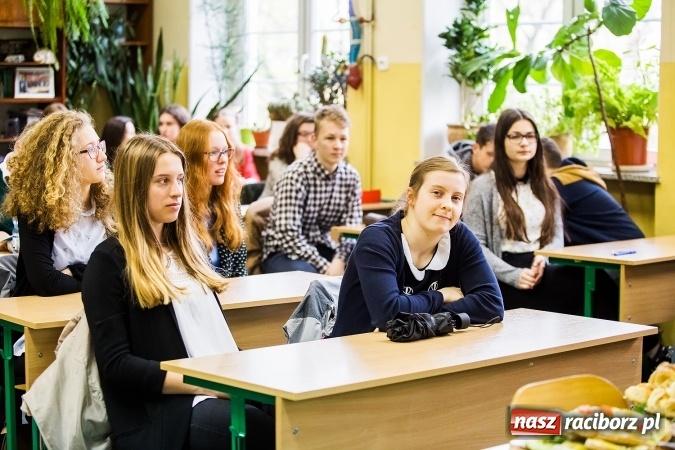 Zdjęcie w galerii na portalu naszraciborz.pl: XI Powiatowy Konkurs Ekologiczny i śniadanie ekologiczne w II LO wiadomości z regionu