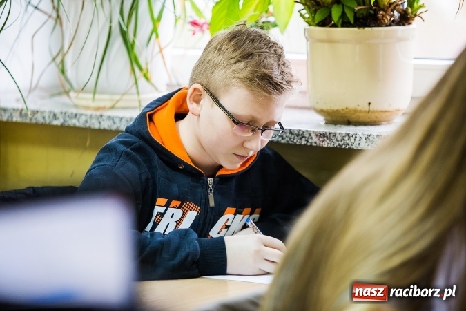 Zdjęcie w galerii na portalu naszraciborz.pl: XI Powiatowy Konkurs Ekologiczny i śniadanie ekologiczne w II LO wiadomości z regionu