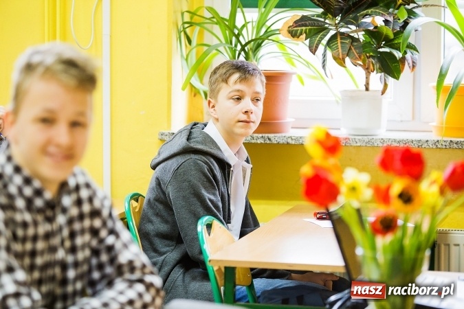 Zdjęcie w galerii na portalu naszraciborz.pl: XI Powiatowy Konkurs Ekologiczny i śniadanie ekologiczne w II LO wiadomości z regionu