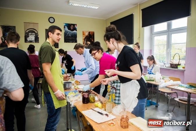 Zdjęcie w galerii na portalu naszraciborz.pl: XI Powiatowy Konkurs Ekologiczny i śniadanie ekologiczne w II LO wiadomości z regionu