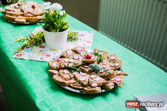 Zdjęcie w galerii na portalu naszraciborz.pl: XI Powiatowy Konkurs Ekologiczny i śniadanie ekologiczne w II LO wiadomości z regionu