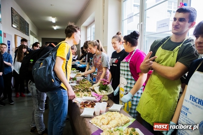 Zdjęcie w galerii na portalu naszraciborz.pl: XI Powiatowy Konkurs Ekologiczny i śniadanie ekologiczne w II LO wiadomości z regionu