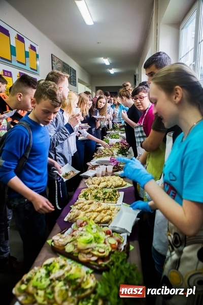 Zdjęcie w galerii na portalu naszraciborz.pl: XI Powiatowy Konkurs Ekologiczny i śniadanie ekologiczne w II LO wiadomości z regionu