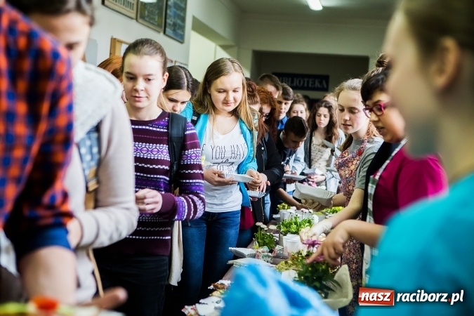 Zdjęcie w galerii na portalu naszraciborz.pl: XI Powiatowy Konkurs Ekologiczny i śniadanie ekologiczne w II LO wiadomości z regionu