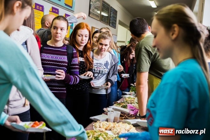 Zdjęcie w galerii na portalu naszraciborz.pl: XI Powiatowy Konkurs Ekologiczny i śniadanie ekologiczne w II LO wiadomości z regionu