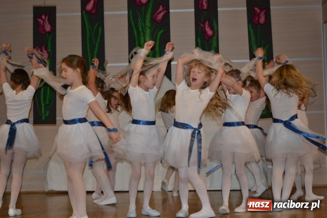 Zdjęcie w galerii na portalu naszraciborz.pl: XXV Międzynarodowy Przegląd Teatrzyków Przedszkolnych – dzień pierwszy  wiadomości z regionu