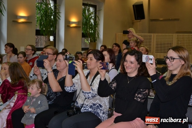 Zdjęcie w galerii na portalu naszraciborz.pl: XXV Międzynarodowy Przegląd Teatrzyków Przedszkolnych – dzień pierwszy  wiadomości z regionu