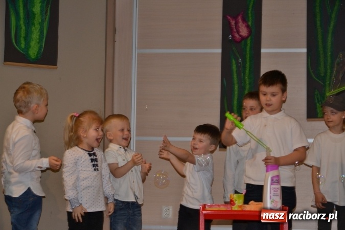 Zdjęcie w galerii na portalu naszraciborz.pl: XXV Międzynarodowy Przegląd Teatrzyków Przedszkolnych – dzień pierwszy  wiadomości z regionu