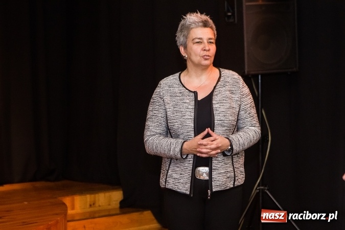 Zdjęcie w galerii na portalu naszraciborz.pl: Uroczyste wręczenie dyplomów na kierunku architektura PWSZ w Raciborzu  wiadomości z regionu