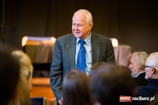 Zdjęcie w galerii na portalu naszraciborz.pl: Uroczyste wręczenie dyplomów na kierunku architektura PWSZ w Raciborzu  wiadomości z regionu