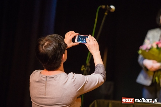 Zdjęcie w galerii na portalu naszraciborz.pl: Uroczyste wręczenie dyplomów na kierunku architektura PWSZ w Raciborzu  wiadomości z regionu