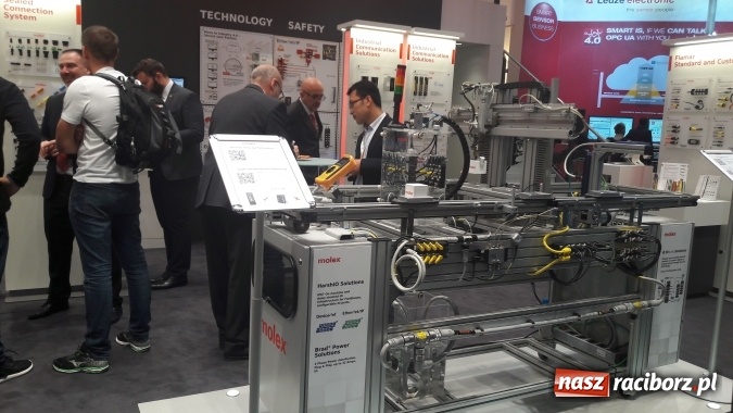 Zdjęcie w galerii na portalu naszraciborz.pl: Uczniowie Mechanika na targach CeMAT w Hanowerze  wiadomości z regionu
