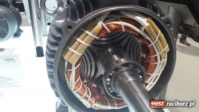 Zdjęcie w galerii na portalu naszraciborz.pl: Uczniowie Mechanika na targach CeMAT w Hanowerze  wiadomości z regionu