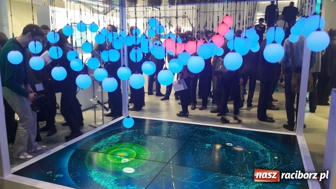 Zdjęcie w galerii na portalu naszraciborz.pl: Uczniowie Mechanika na targach CeMAT w Hanowerze  wiadomości z regionu