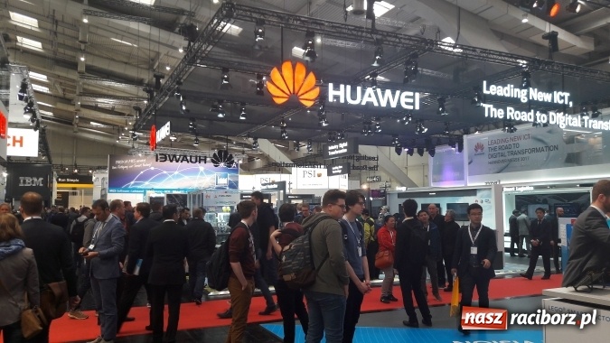 Zdjęcie w galerii na portalu naszraciborz.pl: Uczniowie Mechanika na targach CeMAT w Hanowerze  wiadomości z regionu