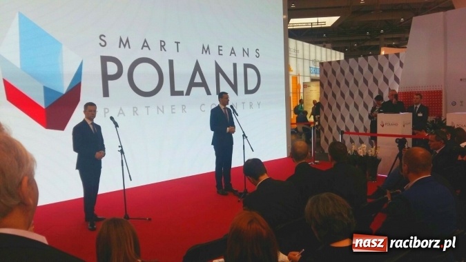 Zdjęcie w galerii na portalu naszraciborz.pl: Uczniowie Mechanika na targach CeMAT w Hanowerze  wiadomości z regionu