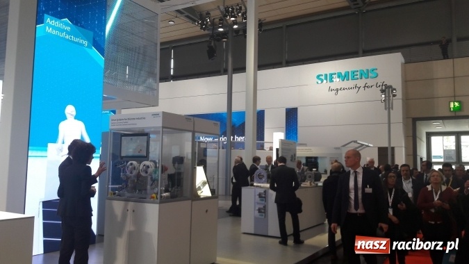Zdjęcie w galerii na portalu naszraciborz.pl: Uczniowie Mechanika na targach CeMAT w Hanowerze  wiadomości z regionu