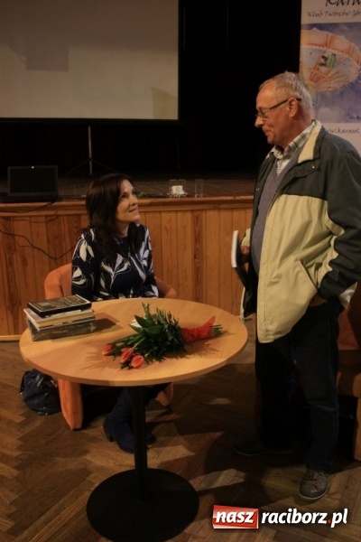 Zdjęcie w galerii na portalu naszraciborz.pl: O Śląsku i prozie codziennego życia na tle wielkiej historii - czeska pisarka Eva Tvrdá w Krzanowicach  wiadomości z regionu