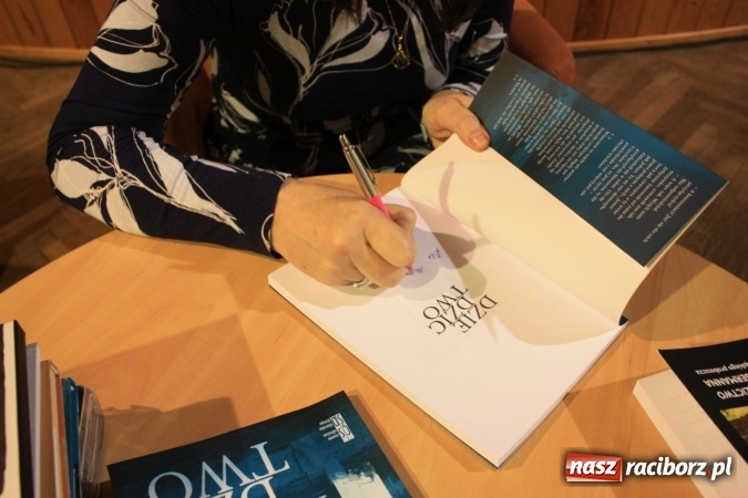 Zdjęcie w galerii na portalu naszraciborz.pl: O Śląsku i prozie codziennego życia na tle wielkiej historii - czeska pisarka Eva Tvrdá w Krzanowicach  wiadomości z regionu