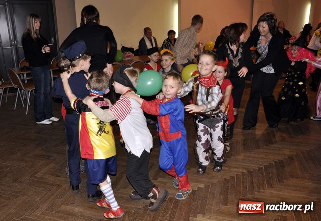 Zdjęcie w galerii na portalu naszraciborz.pl: Dziecięcy karnawał na wesoło wiadomości z regionu