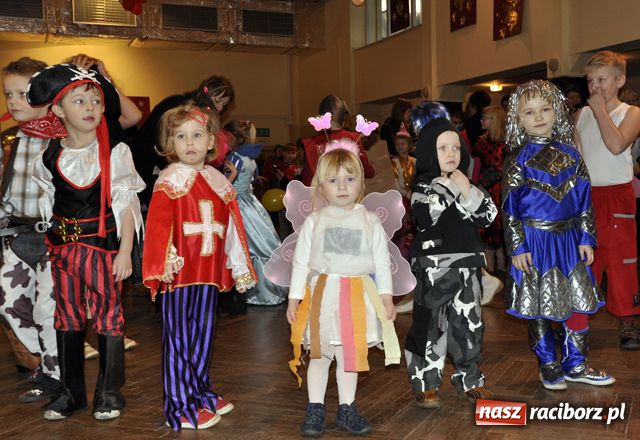 Zdjęcie w galerii na portalu naszraciborz.pl: Dziecięcy karnawał na wesoło wiadomości z regionu