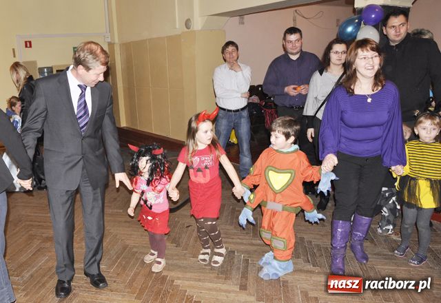 Zdjęcie w galerii na portalu naszraciborz.pl: Dziecięcy karnawał na wesoło wiadomości z regionu