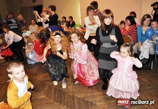 Zdjęcie w galerii na portalu naszraciborz.pl: Dziecięcy karnawał na wesoło wiadomości z regionu
