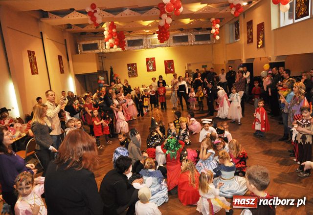 Zdjęcie w galerii na portalu naszraciborz.pl: Dziecięcy karnawał na wesoło wiadomości z regionu