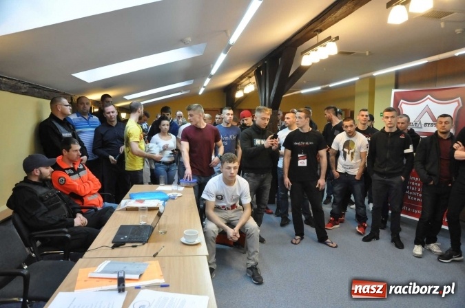 Zdjęcie w galerii na portalu naszraciborz.pl: Ważenie i prezentacja zawodników przed galą MMA w Raciborzu wiadomości z regionu